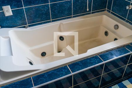 Casa à venda com 250m², 4 quartos e 3 vagasBanheiro da Suíte