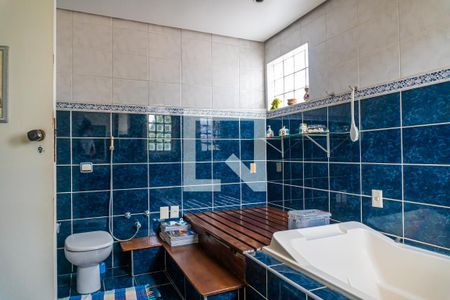 Casa à venda com 250m², 4 quartos e 3 vagasBanheiro da Suíte