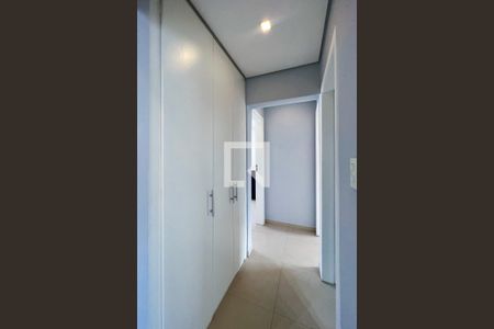 Corredor de apartamento à venda com 2 quartos, 74m² em Vila Uberabinha, São Paulo