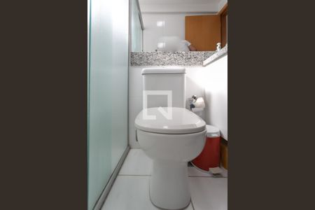 Apartamento à venda com 64m², 2 quartos e 2 vagas Apartamento à venda com 64m², 2 quartos e 2 vagasBanheiro da Suíte