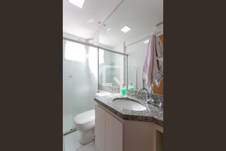 Apartamento à venda com 64m², 2 quartos e 2 vagas Apartamento à venda com 64m², 2 quartos e 2 vagasBanheiro da Suíte