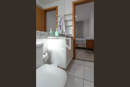 Apartamento à venda com 64m², 2 quartos e 2 vagas Apartamento à venda com 64m², 2 quartos e 2 vagasBanheiro da Suíte