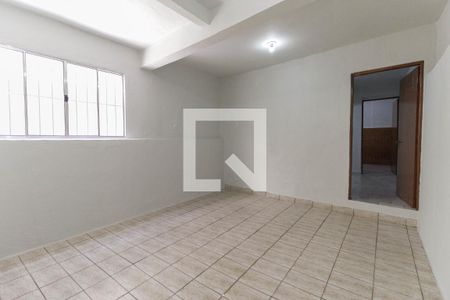 Quarto 1 de casa para alugar com 3 quartos, 70m² em Vila Carmosina, São Paulo