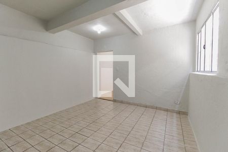 Quarto 1 de casa para alugar com 3 quartos, 70m² em Vila Carmosina, São Paulo