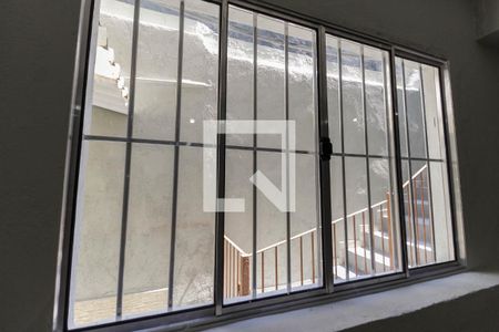 Vista do Quarto 1 de casa para alugar com 3 quartos, 70m² em Vila Carmosina, São Paulo