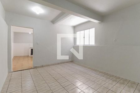 Quarto 1 de casa para alugar com 3 quartos, 70m² em Vila Carmosina, São Paulo