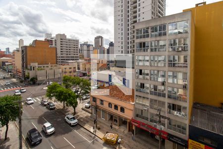 Vista do Quarto de kitnet/studio para alugar com 1 quarto, 30m² em Centro, Curitiba