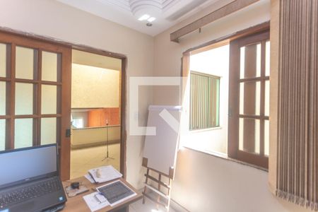 Casa à venda com 360m², 3 quartos e 5 vagasOffice