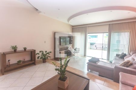 Sala de estar de casa à venda com 3 quartos, 360m² em Nova Petrópolis, São Bernardo do Campo