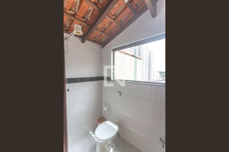 Casa à venda com 360m², 3 quartos e 5 vagasBanheiro de serviço