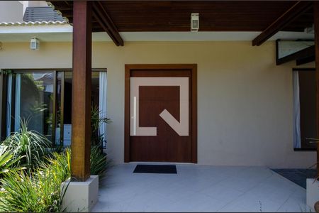 Casa para alugar com 234m², 4 quartos e 1 vagaEntrada