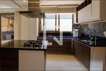 Casa para alugar com 234m², 4 quartos e 1 vagaCozinha