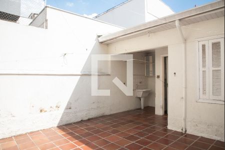 Casa para alugar com 215m², 2 quartos e 2 vagasQuintal
