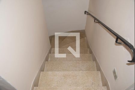 Casa para alugar com 215m², 2 quartos e 2 vagasAcesso ao 2° Piso