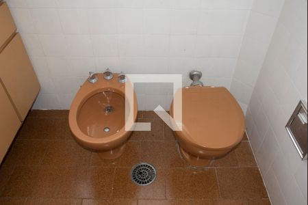 Casa para alugar com 215m², 2 quartos e 2 vagasBanheiro