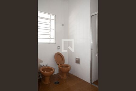 Casa para alugar com 215m², 2 quartos e 2 vagasBanheiro
