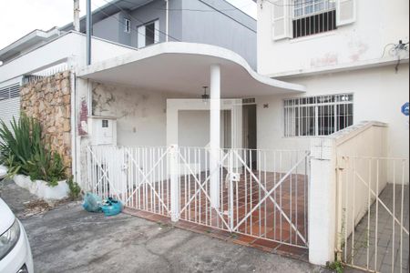Casa para alugar com 215m², 2 quartos e 2 vagasFrente