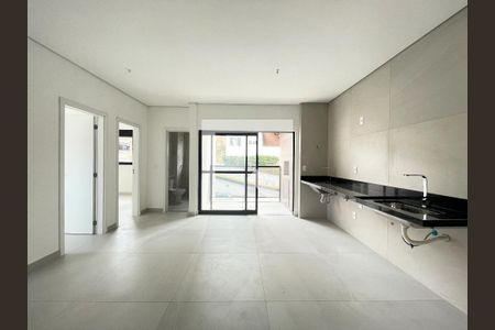 Cozinha de apartamento à venda com 3 quartos, 80m² em Cabral, Contagem