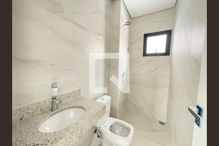 Banheiro suíte de apartamento à venda com 3 quartos, 80m² em Cabral, Contagem