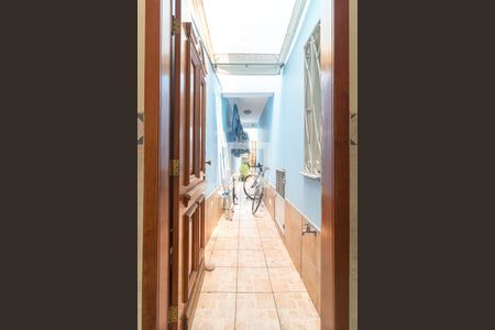 Casa à venda com 160m², 4 quartos e 2 vagasCorredor