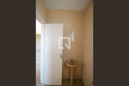 banheiro  de casa para alugar com 1 quarto, 35m² em Imperador, Nova Iguaçu