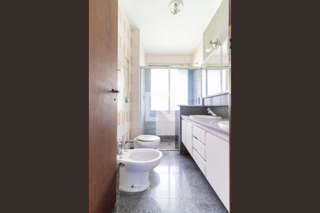 Apartamento à venda com 400m², 4 quartos e 2 vagasBanheiro da Suíte 2