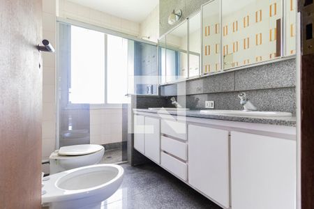 Apartamento à venda com 400m², 4 quartos e 2 vagasBanheiro da Suíte 2