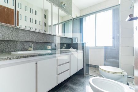 Apartamento à venda com 400m², 4 quartos e 2 vagasBanheiro da Suíte 3