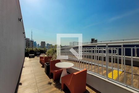 Studio para alugar com 34m², 1 quarto e sem vaga Studio para alugar com 34m², 1 quarto e sem vagaPiscina