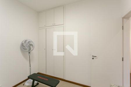 Apartamento à venda com 150m², 4 quartos e 3 vagasQuarto 2