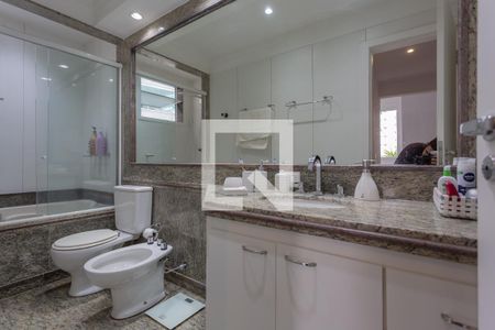 Apartamento à venda com 150m², 4 quartos e 3 vagasBanheiro da Suíte