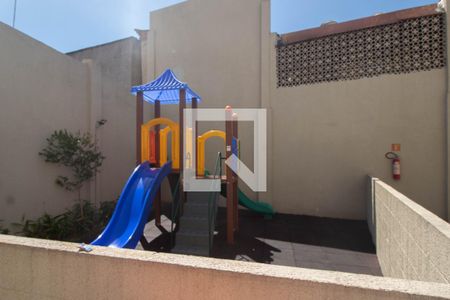 Apartamento para alugar com 48m², 2 quartos e 1 vaga Apartamento para alugar com 48m², 2 quartos e 1 vagaÁrea comum - Playground