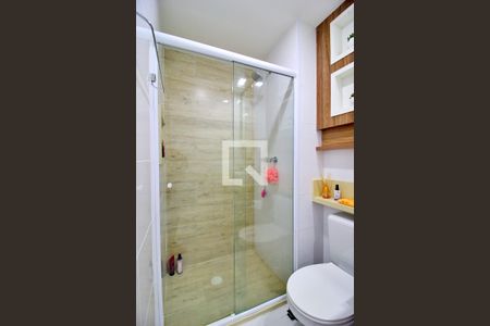 Apartamento à venda com 75m², 2 quartos e 2 vagasBanheiro da Suíte