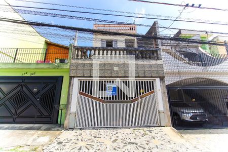 Casa para alugar com 140m², 3 quartos e 1 vaga Casa para alugar com 140m², 3 quartos e 1 vagaFachada