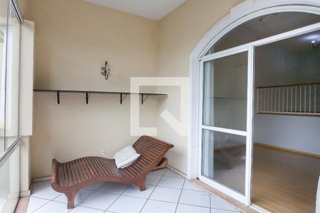 varanda sala de casa de condomínio à venda com 3 quartos, 200m² em Alphaville Nova Lima, Nova Lima