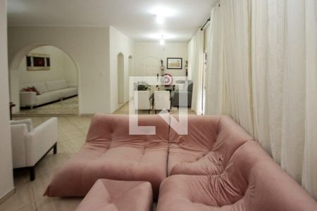 Sala da lareira de casa à venda com 3 quartos, 360m² em Jardim Avelino, São Paulo