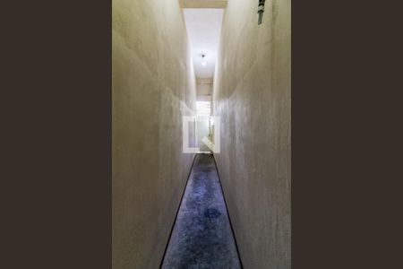Casa à venda com 250m², 5 quartos e 8 vagas Casa à venda com 250m², 5 quartos e 8 vagasCorredores e Escadas