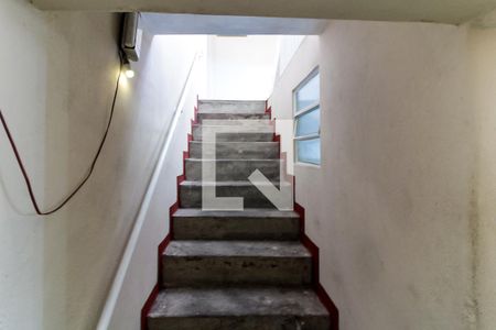 Casa à venda com 250m², 5 quartos e 8 vagas Casa à venda com 250m², 5 quartos e 8 vagasCorredores e Escadas