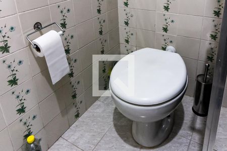 Casa à venda com 250m², 5 quartos e 8 vagas Casa à venda com 250m², 5 quartos e 8 vagasBanheiro do Quarto 1