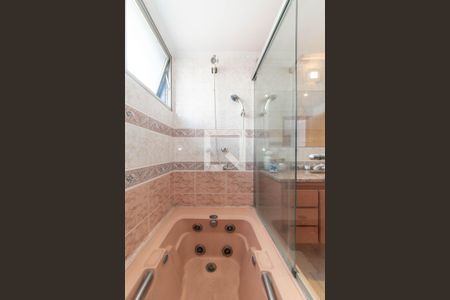 Apartamento à venda com 143m², 3 quartos e 2 vagasBanheiro da Suíte