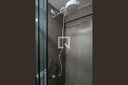 Banheiro de kitnet/studio para alugar com 1 quarto, 38m² em Teresópolis, Porto Alegre