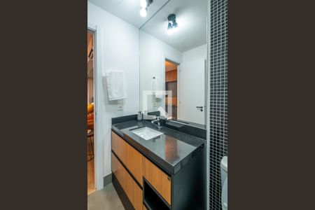 Banheiro de kitnet/studio para alugar com 1 quarto, 38m² em Teresópolis, Porto Alegre