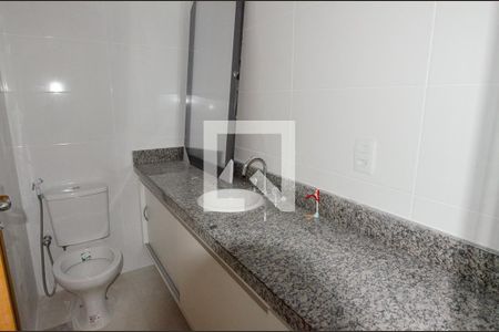 Apartamento à venda com 300m², 3 quartos e 3 vagas Apartamento à venda com 300m², 3 quartos e 3 vagasBanheiro da Suite 1