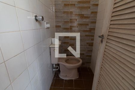 Apartamento para alugar com 72m², 2 quartos e 1 vaga Apartamento para alugar com 72m², 2 quartos e 1 vagaBanheiro de Serviço