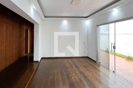 Sala de casa à venda com 3 quartos, 300m² em Indianópolis, São Paulo