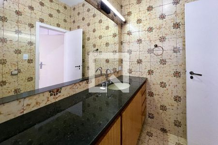 Casa à venda com 300m², 3 quartos e 4 vagasBanheiro da Suíte