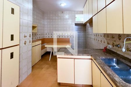 Casa à venda com 300m², 3 quartos e 4 vagasCozinha