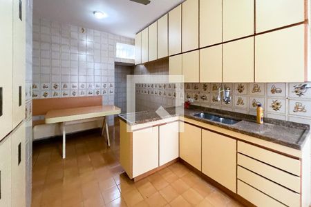 Casa à venda com 300m², 3 quartos e 4 vagasCozinha