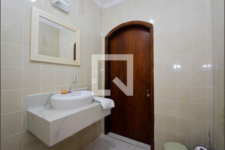 Casa à venda com 250m², 3 quartos e 2 vagasBanheiro/Suíte