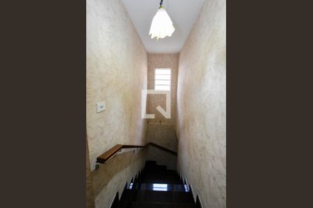 Casa à venda com 250m², 3 quartos e 2 vagasEscada